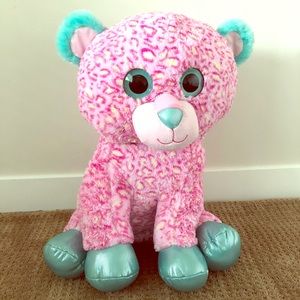 Very large, almost like new, stuffed animal. 💕